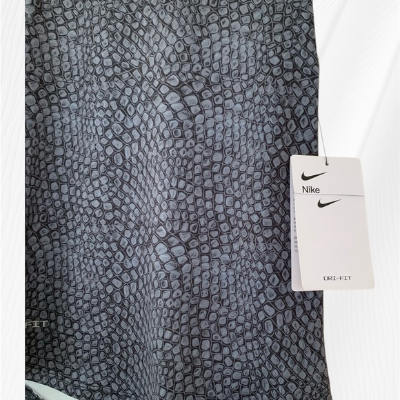 Nike Black and Gray Textured Girl’s Tank Top - Picture 5 of 7